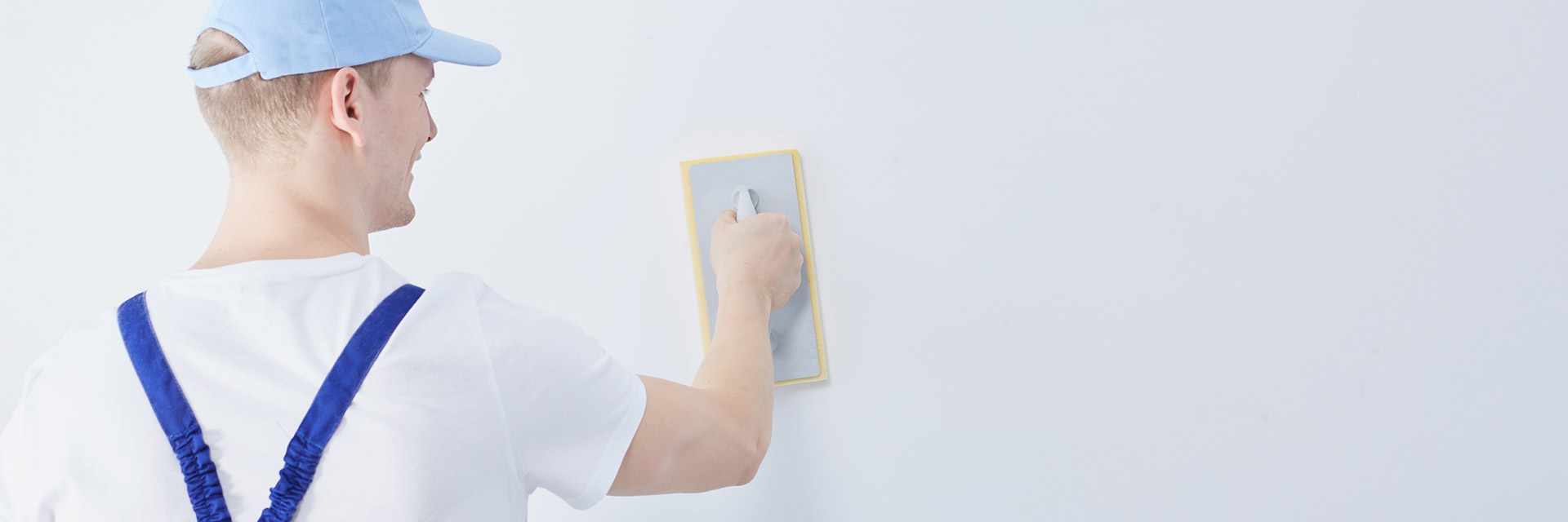 man-plastering-wall-2021-08-26-15-44-26-utcWeb